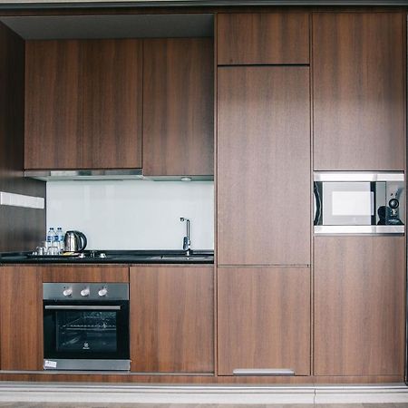 Expressionz Professional Suites By Mykey Kuala Lumpur Exteriör bild A kitchen in a serviced apartment