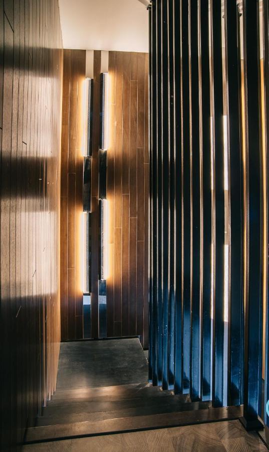 Expressionz Professional Suites By Mykey Kuala Lumpur Exteriör bild Detail of the facade