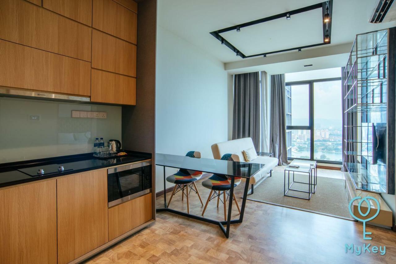 Expressionz Professional Suites By Mykey Kuala Lumpur Exteriör bild A typical studio apartment in Hong Kong