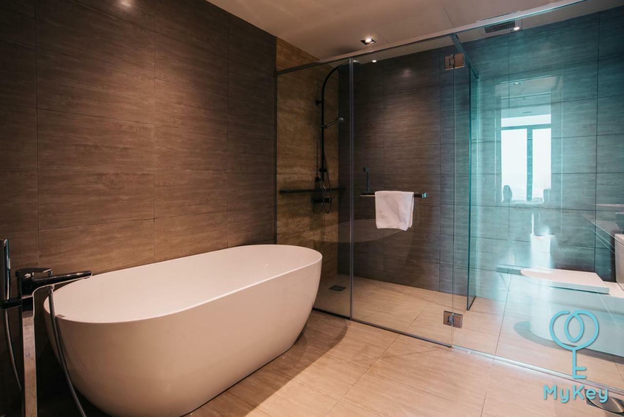 Expressionz Professional Suites By Mykey Kuala Lumpur Exteriör bild Bathroom